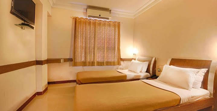 Hotel Parth Residency Ahmedabad Exterior foto