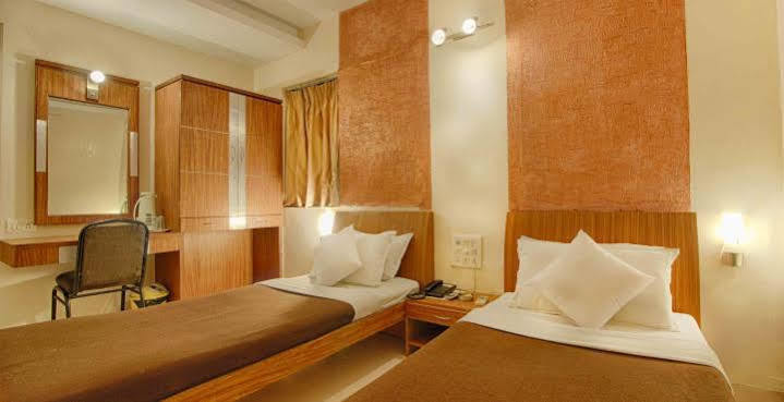 Hotel Parth Residency Ahmedabad Exterior foto